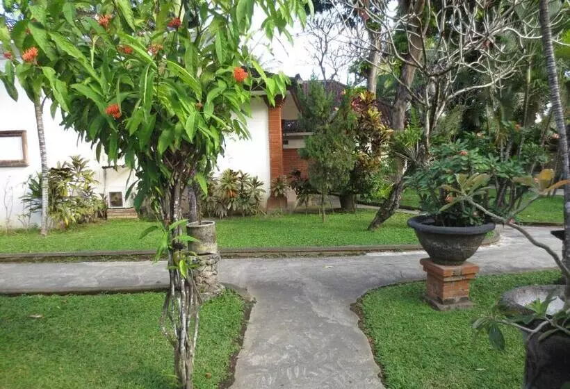 ホテル Laghawa Beach