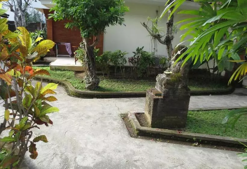 ホテル Laghawa Beach