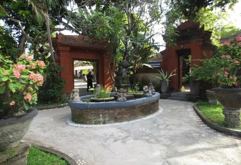 ホテル Laghawa Beach