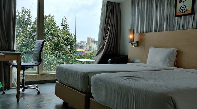 فندق Landmark Residency