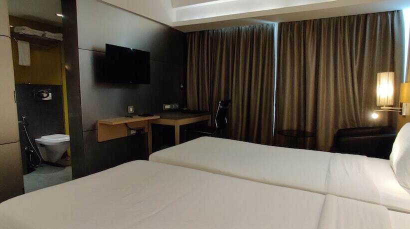 فندق Landmark Residency