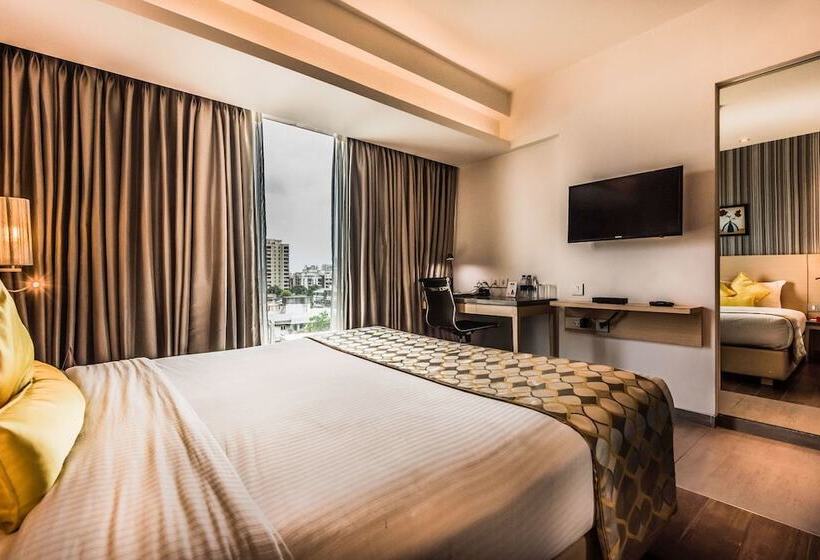 فندق Landmark Residency