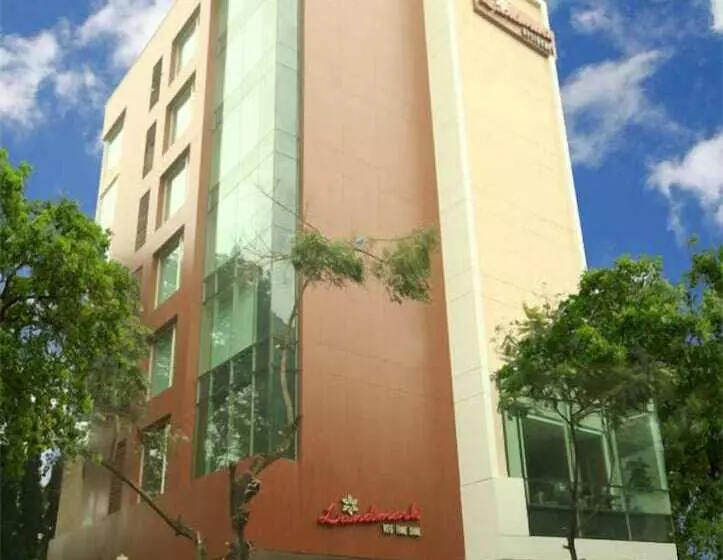 Hôtel Landmark Residency