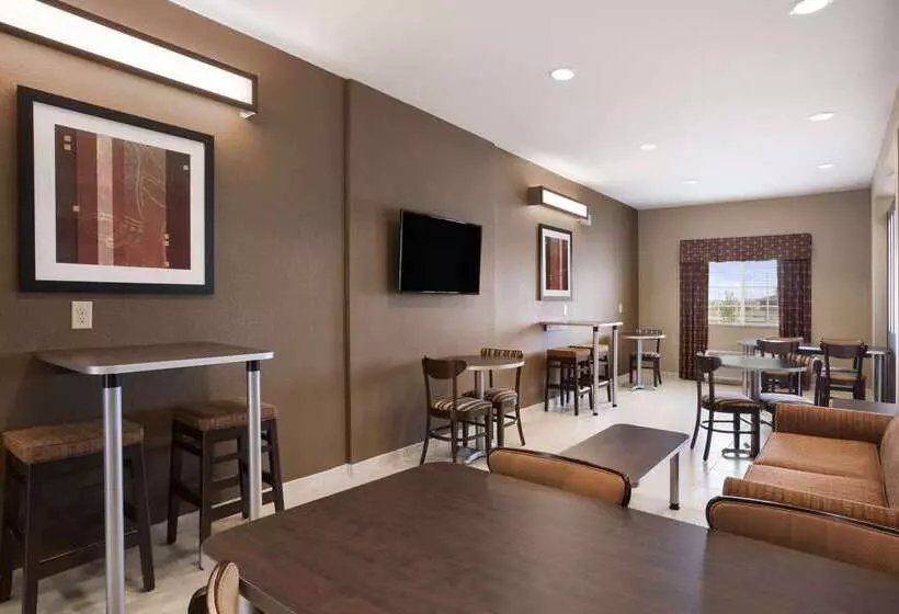 Microtel Inn & Suites Cotulla