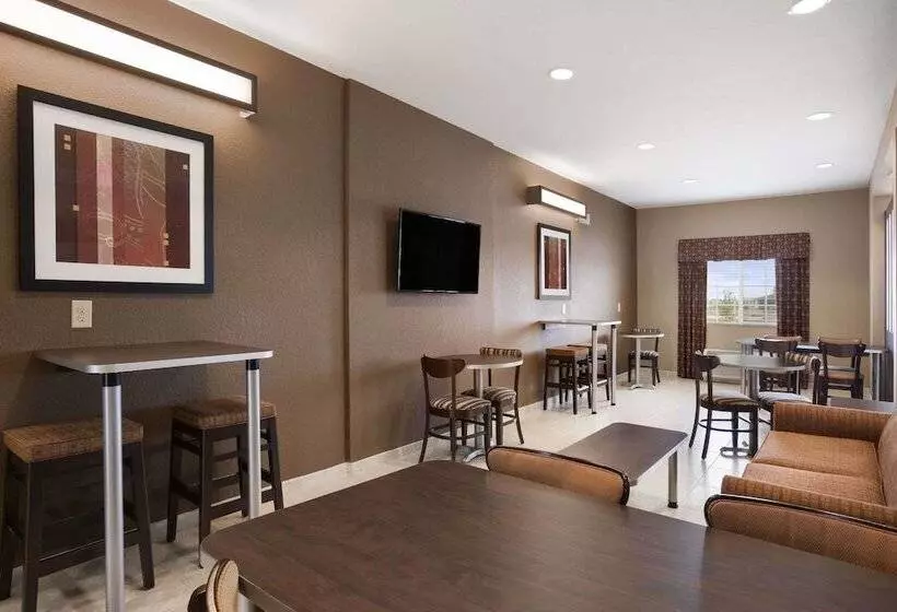 Microtel Inn & Suites Cotulla