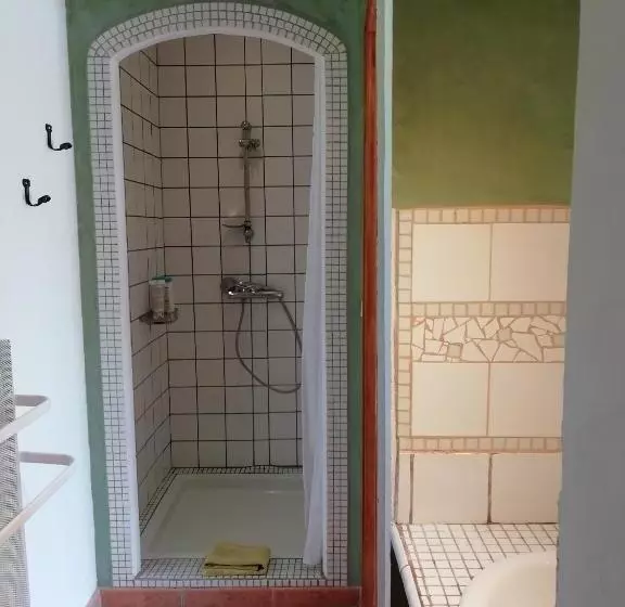 ベッドアンドブレックファースト Chambre D Hôte Le Mas Des Romarins