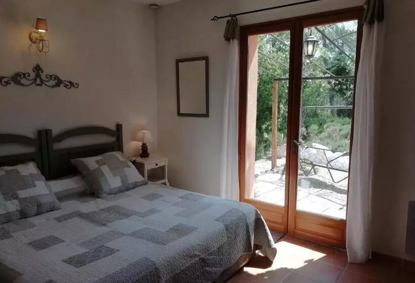 ベッドアンドブレックファースト Chambre D Hôte Le Mas Des Romarins