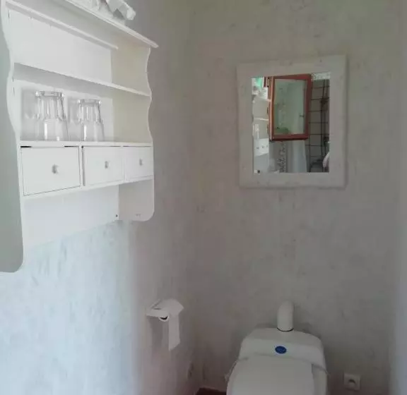 ベッドアンドブレックファースト Chambre D Hôte Le Mas Des Romarins