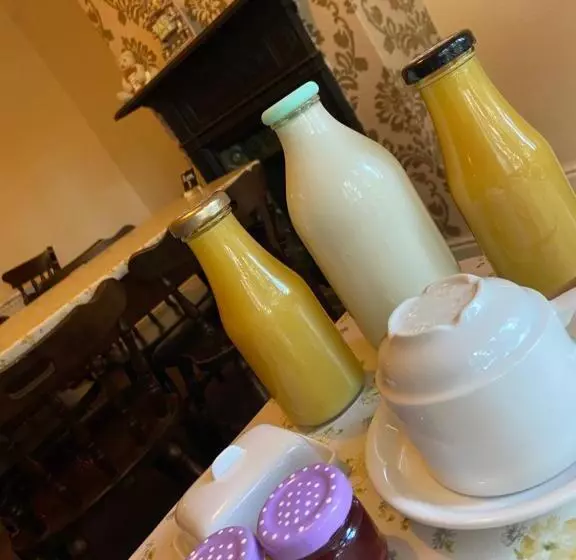 Aamiaismajoitus (B&B) Nettleton Country House