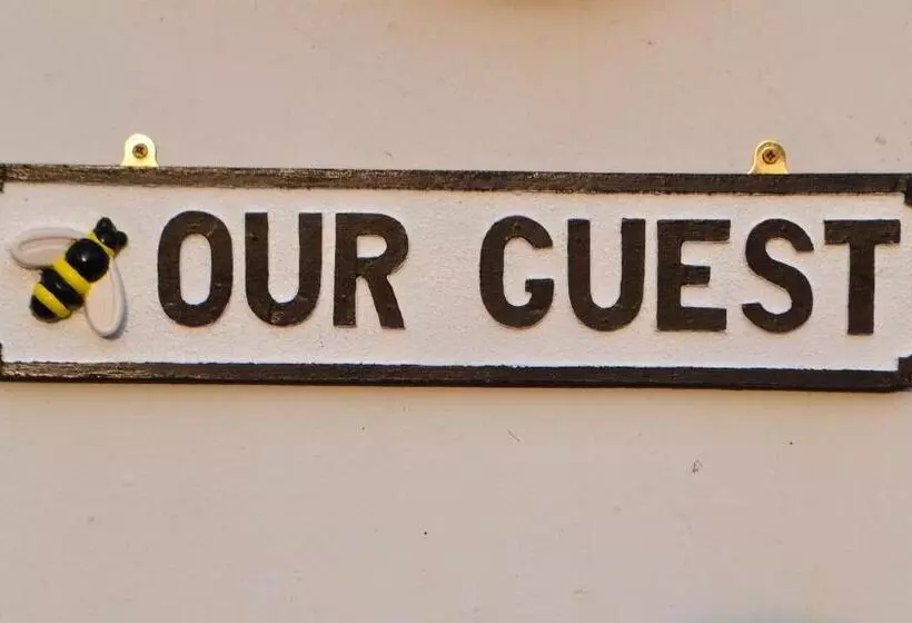 Aamiaismajoitus (B&B) Nettleton Country House