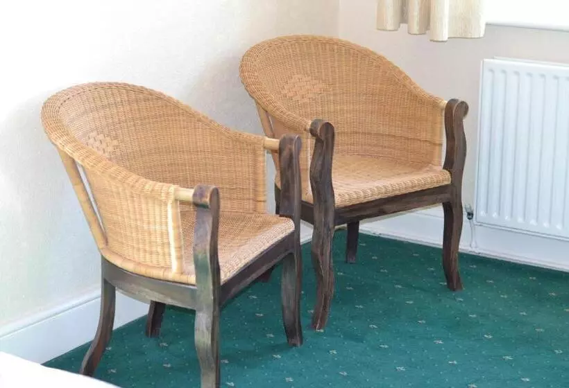 Aamiaismajoitus (B&B) Nettleton Country House