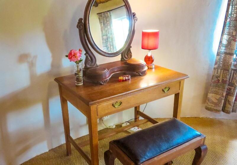 酒店 Baldinnie Cottages