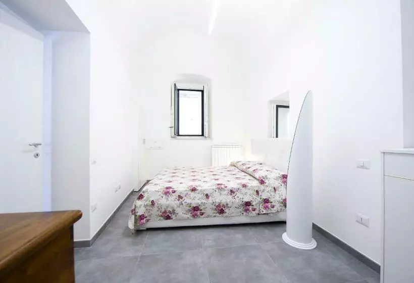 Majatalo Casa Aurora Atrani   Amalfi Coast   Beach