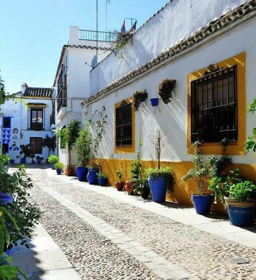 Pension (Hôtel basse catégorie) De Patios