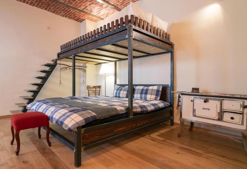 پانسیون Folkloric Loft Ulița Românească