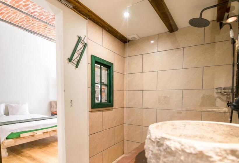 پانسیون Folkloric Loft Ulița Românească