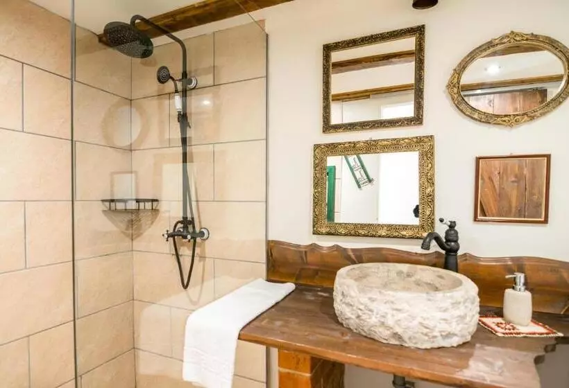 پانسیون Folkloric Loft Ulița Românească