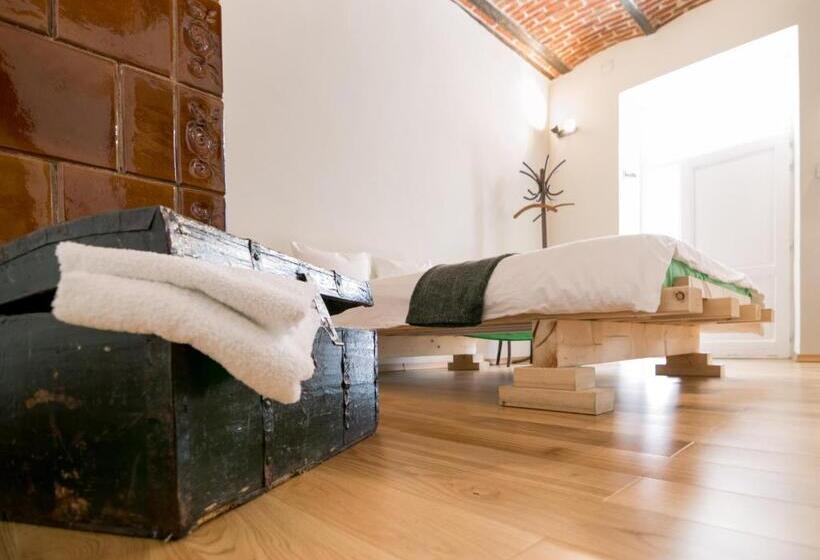 پانسیون Folkloric Loft Ulița Românească