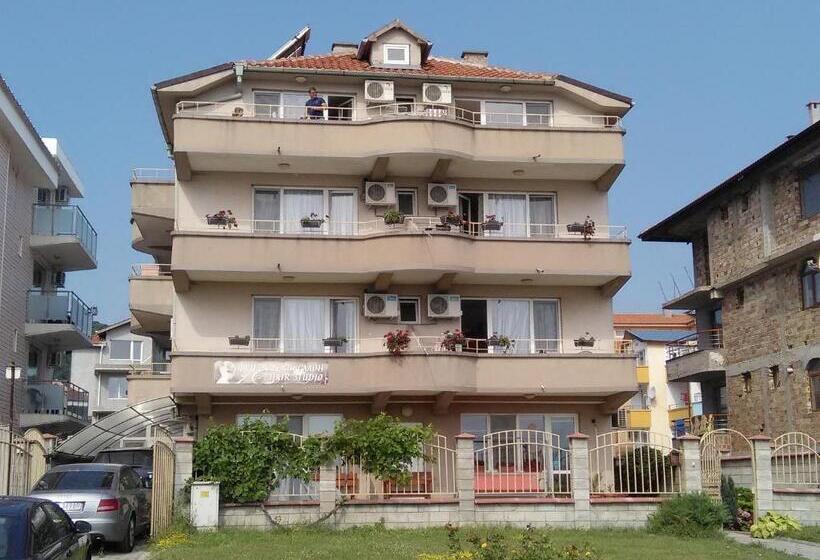 پانسیون Guest House D. Bogdanova