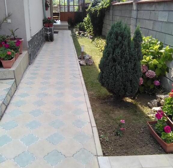 پانسیون Guest House D. Bogdanova