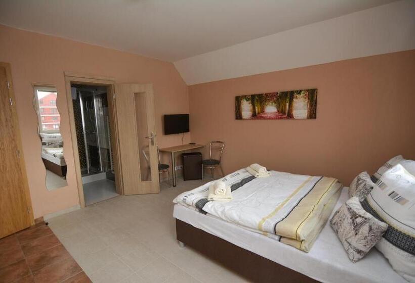 ペンション Vila Kamah