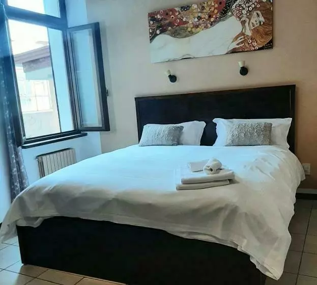 تختخواب و صبحانه Camere Porto Vecchio Con Parcheggio A Pochi Passi Dal Castello