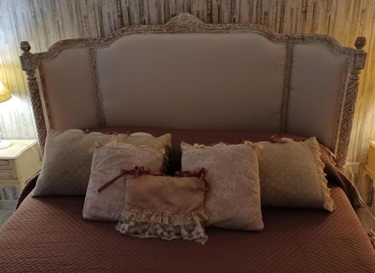 تختخواب و صبحانه La Corte Delle Vanità