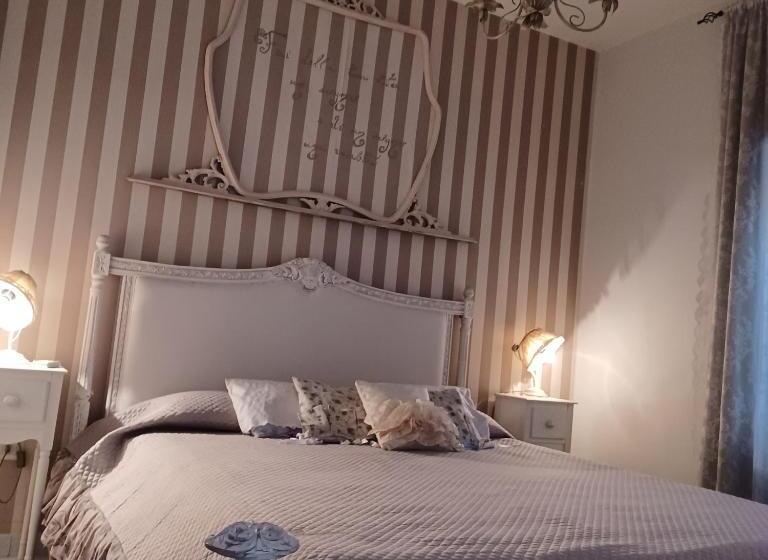 تختخواب و صبحانه La Corte Delle Vanità