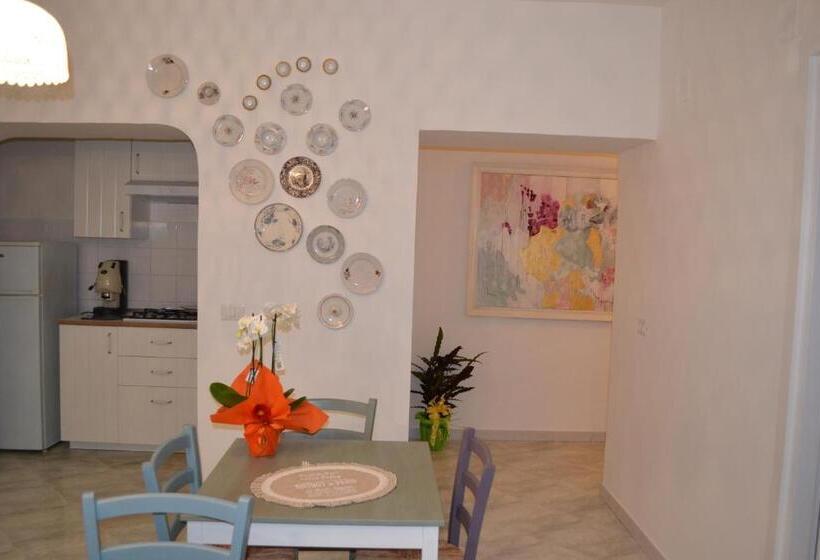 تختخواب و صبحانه La Corte Delle Vanità