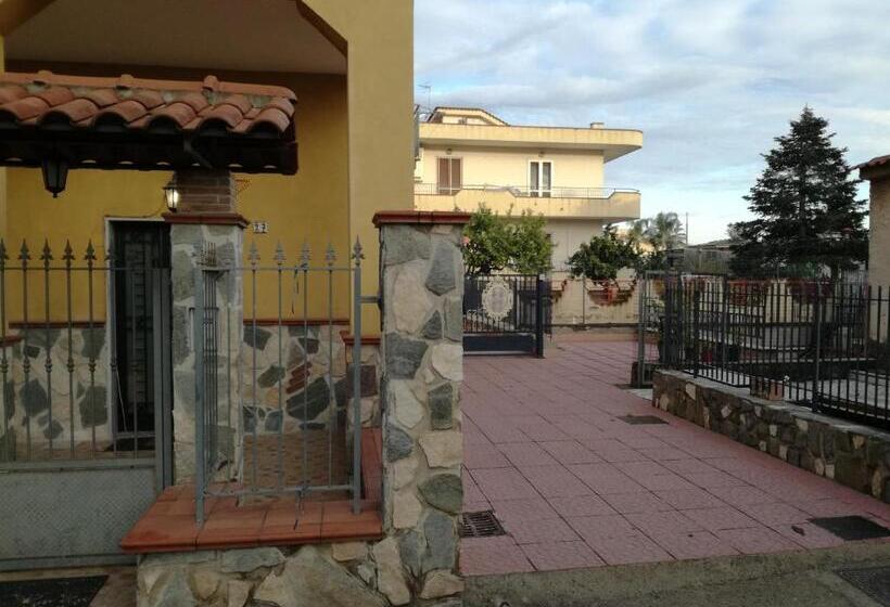 تختخواب و صبحانه La Corte Delle Vanità