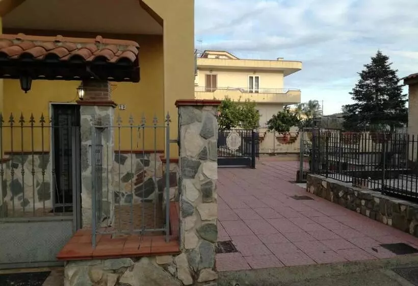 تختخواب و صبحانه La Corte Delle Vanità
