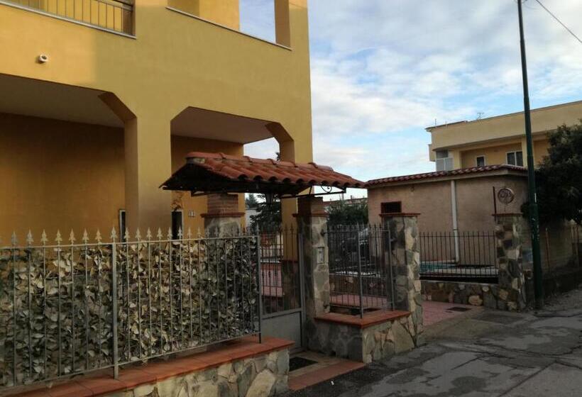 تختخواب و صبحانه La Corte Delle Vanità