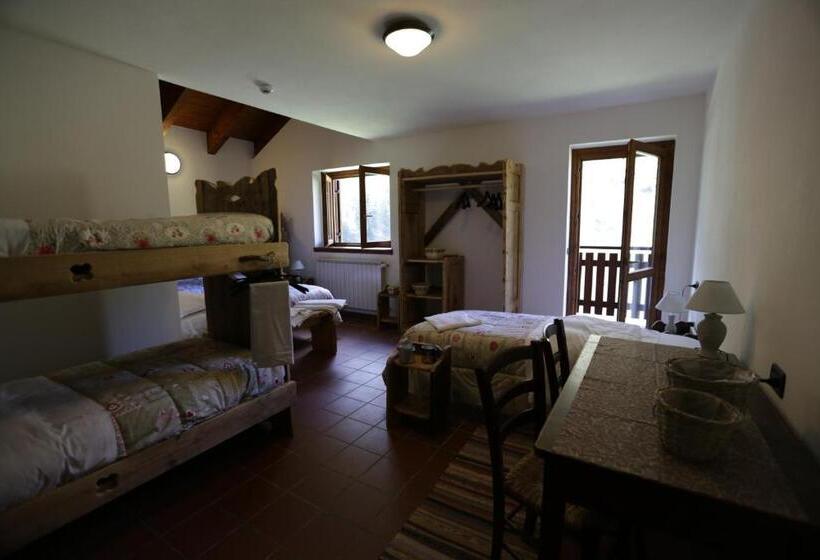 호텔 Rifugio Al Lago Del Mortirolo In Inverno Raggiungibile Solo A Piedi