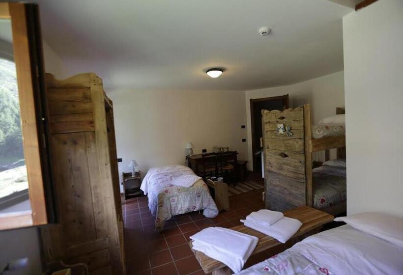 호텔 Rifugio Al Lago Del Mortirolo In Inverno Raggiungibile Solo A Piedi