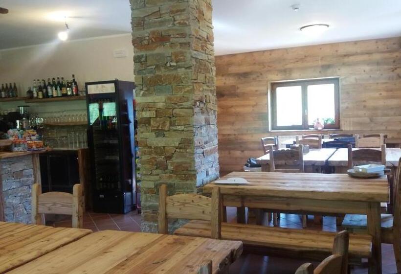 호텔 Rifugio Al Lago Del Mortirolo In Inverno Raggiungibile Solo A Piedi