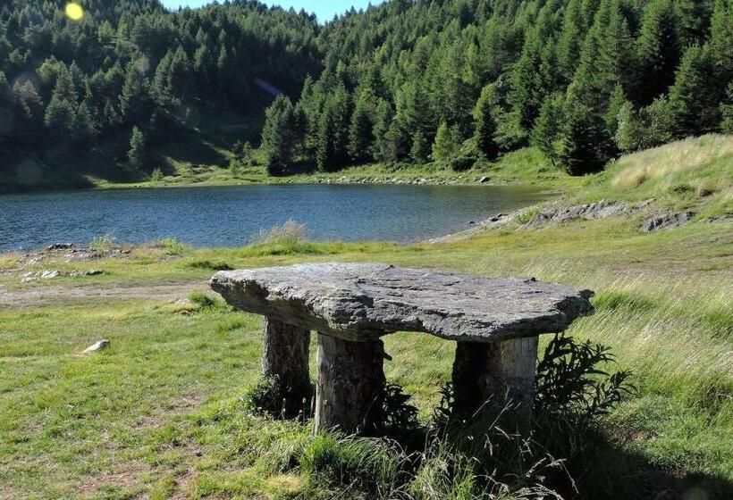 호텔 Rifugio Al Lago Del Mortirolo In Inverno Raggiungibile Solo A Piedi