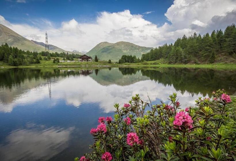 호텔 Rifugio Al Lago Del Mortirolo In Inverno Raggiungibile Solo A Piedi