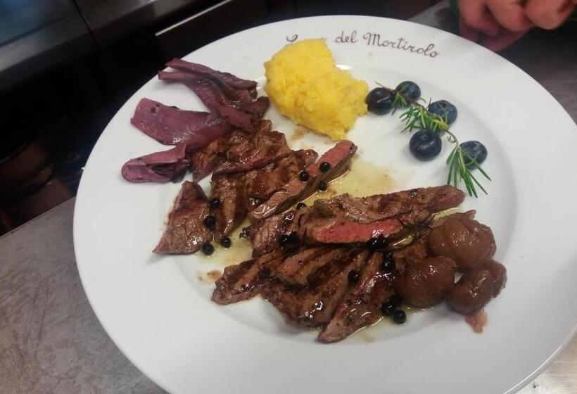 호텔 Rifugio Al Lago Del Mortirolo In Inverno Raggiungibile Solo A Piedi