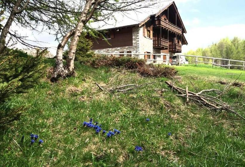 호텔 Rifugio Al Lago Del Mortirolo In Inverno Raggiungibile Solo A Piedi