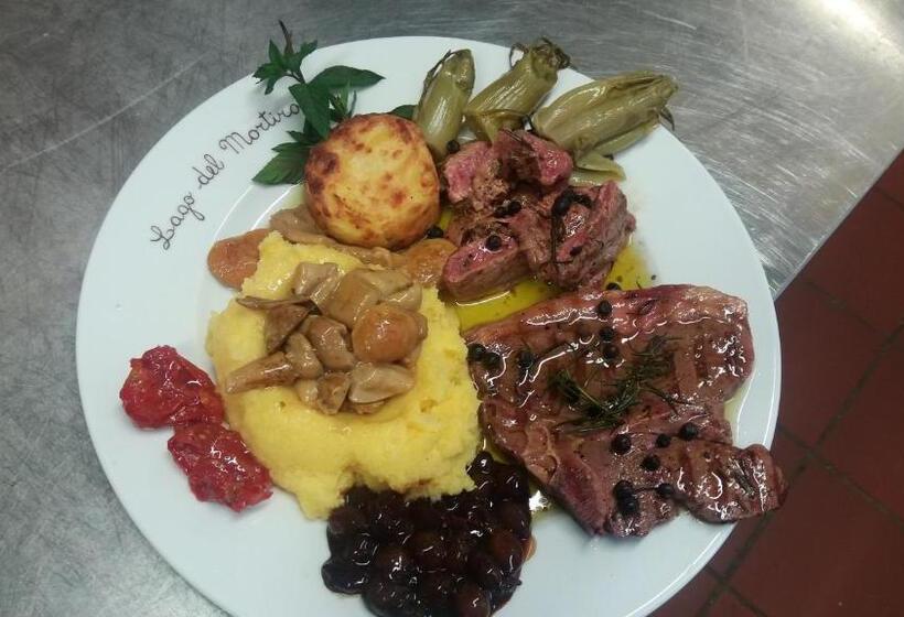 호텔 Rifugio Al Lago Del Mortirolo In Inverno Raggiungibile Solo A Piedi