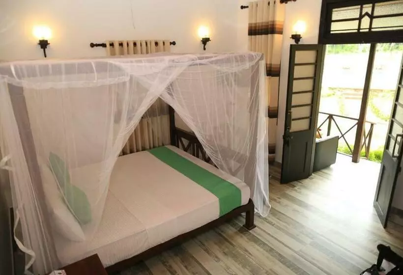 ホテル Villa Pinnawala & Restaurant