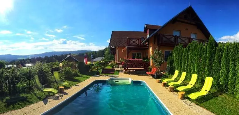 ペンション Apartments Lipno Serafin