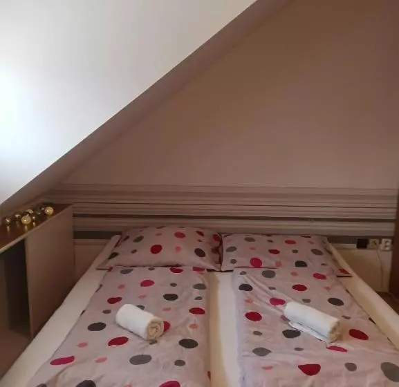 Majatalo Penzion Pasohlávky