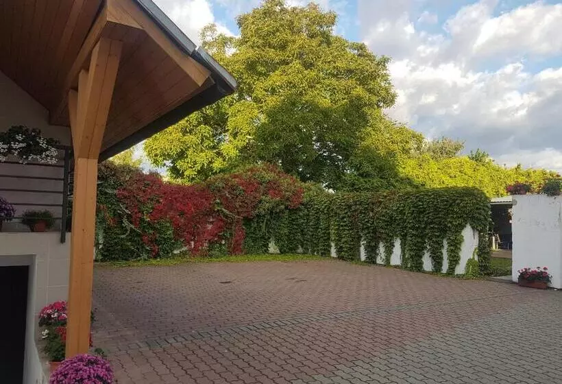 Majatalo Penzion Pasohlávky