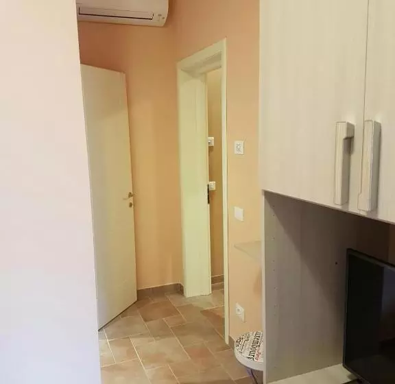 پانسیون Perla Nera Guesthouse