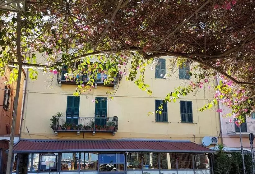 پانسیون Perla Nera Guesthouse