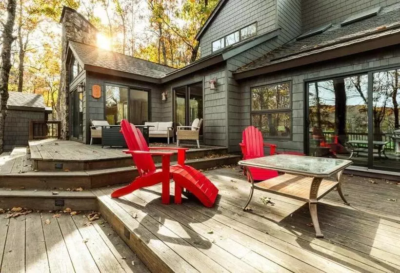 7th Hole Chalet At Wintergreen Resort Hot Tub, Sauna & 3 Fireplaces