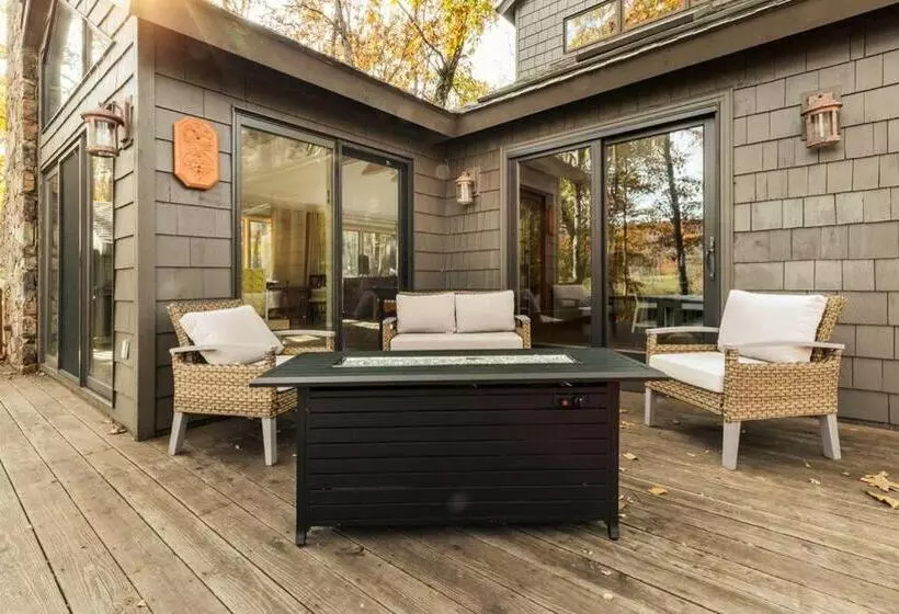 7th Hole Chalet At Wintergreen Resort Hot Tub, Sauna & 3 Fireplaces