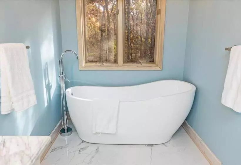 7th Hole Chalet At Wintergreen Resort Hot Tub, Sauna & 3 Fireplaces