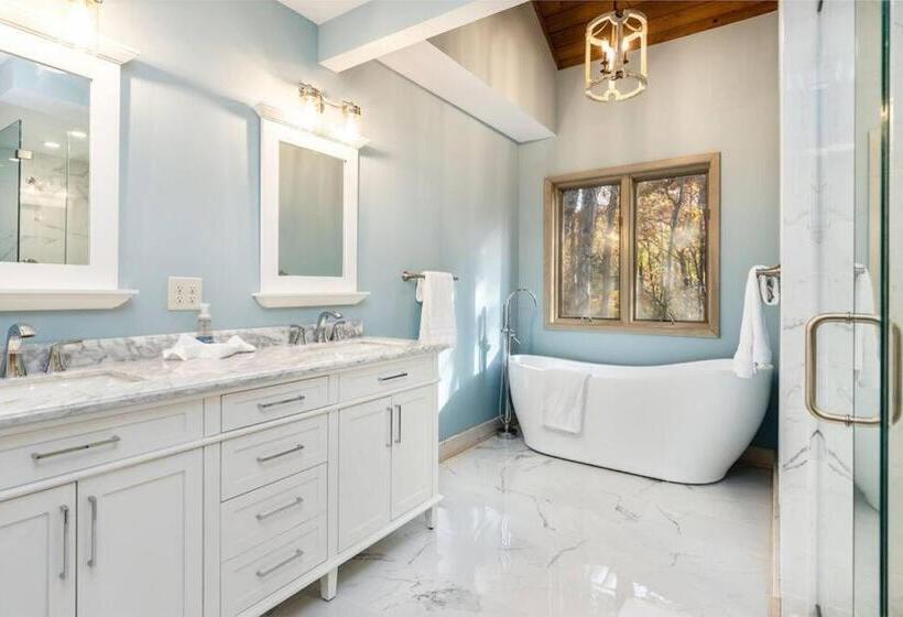 7th Hole Chalet At Wintergreen Resort Hot Tub, Sauna & 3 Fireplaces